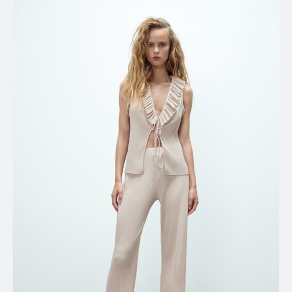 Zara Ruffle Top - Picture 10 of 11